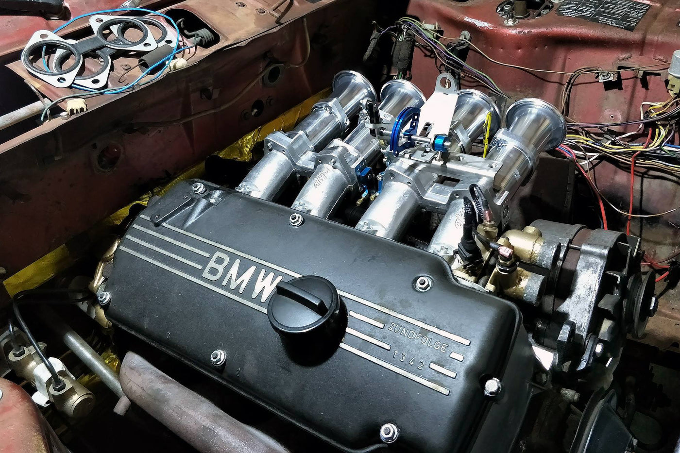 BMW M10 - Individual Throttle Body Kit (ITB) Intake [for BMW 2002, E12, E21]