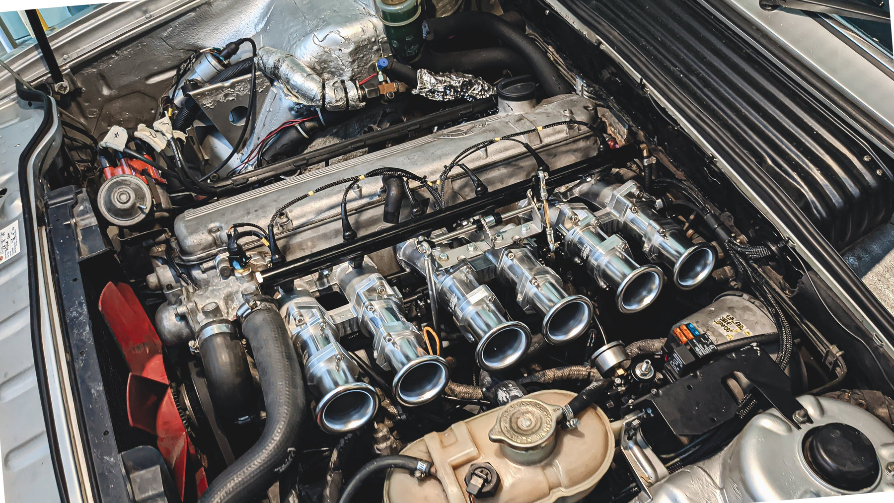 BMW M30 - Individual Throttle Body Kit (ITB) Intake with CARBON PLENUM ...